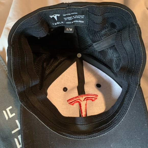 Tesla authentic baseball cap and bag . Black & red . Size S/M - Picture 2 of 2